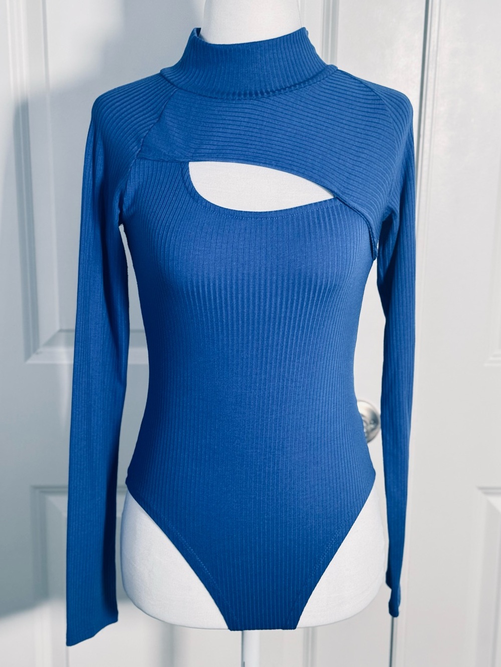 Princess Polly Blue Ribbed Cutout Bodysuit Mock Neck Long Sleeve Size 2 Y2K